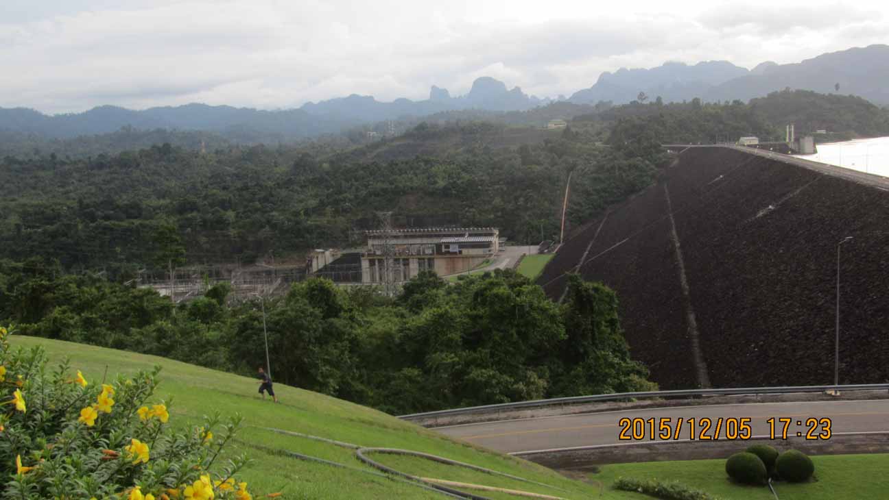 Dam_panorama 09.JPG 89.1K